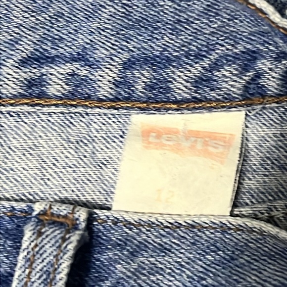 Vintage Levi’s Native Blue High Rise Jeans - Picture 6 of 6